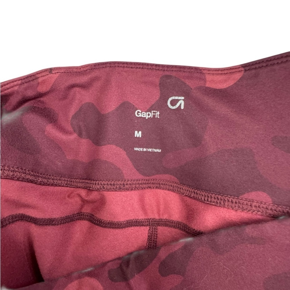 Gap fit cropped pants red camo - Picture 4 of 7